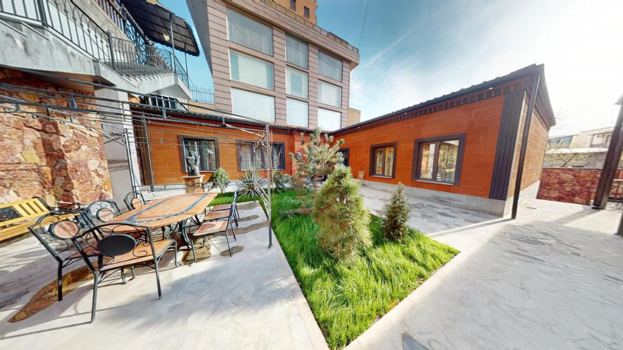 Aspar Boutique Hotel Yerevan Bagian luar foto