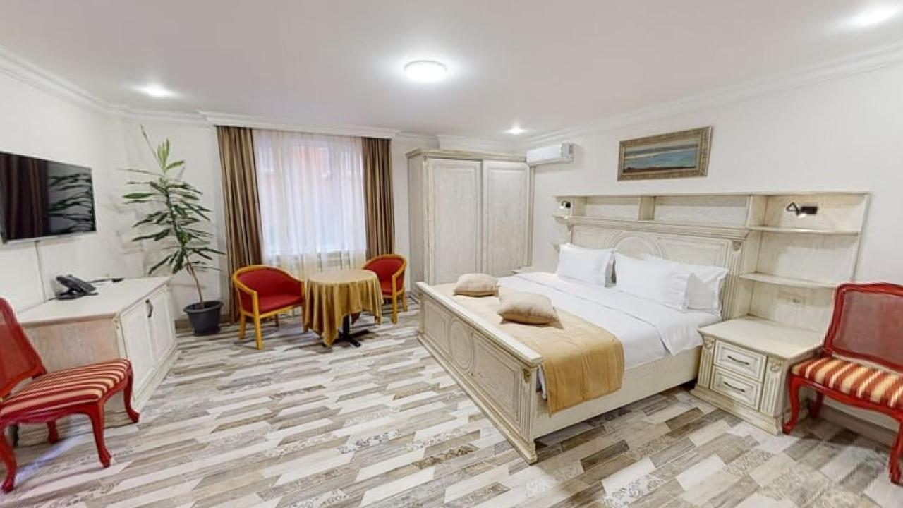 Aspar Boutique Hotel Yerevan Bagian luar foto